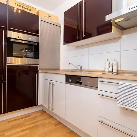Daire Naturoase, Moderne Architektur - Arbeitsplatz - Klimaanlage - Parkplatz - Waschmaschine