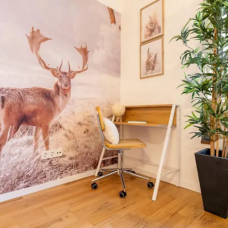 Naturoase, Moderne Architektur - Arbeitsplatz - Klimaanlage - Parkplatz - Waschmaschine Apartmán *