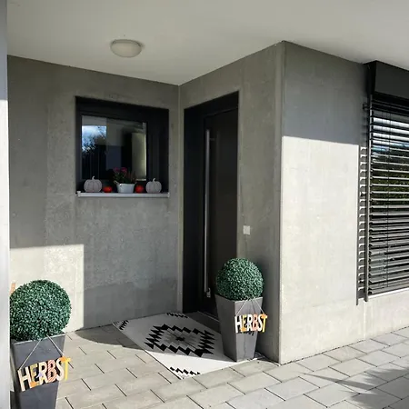 Naturoase, Moderne Architektur - Arbeitsplatz - Klimaanlage - Parkplatz - Waschmaschine Apartment