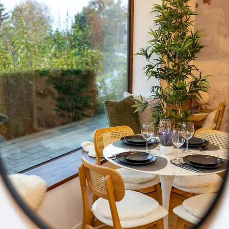 Daire Naturoase, Moderne Architektur - Arbeitsplatz - Klimaanlage - Parkplatz - Waschmaschine
